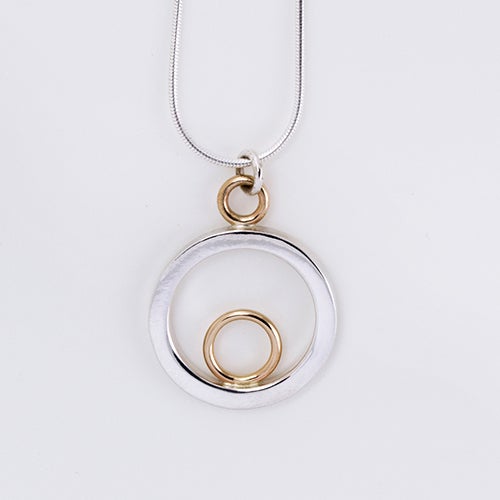 9ct Gold Circle of Love & Life Necklace in Yellow or White